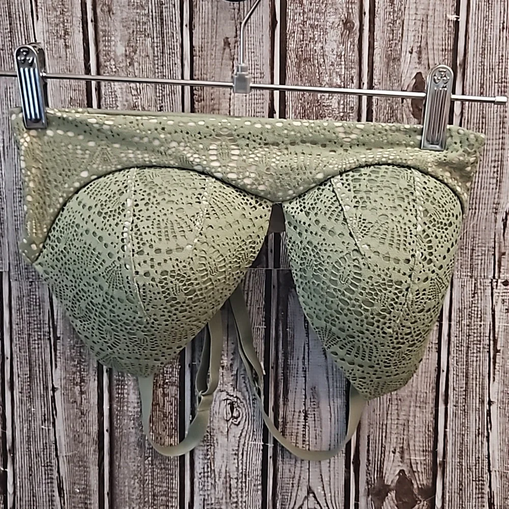 Body by Victoria Lightly Lined Plunge Bra - Picture 2 of 4